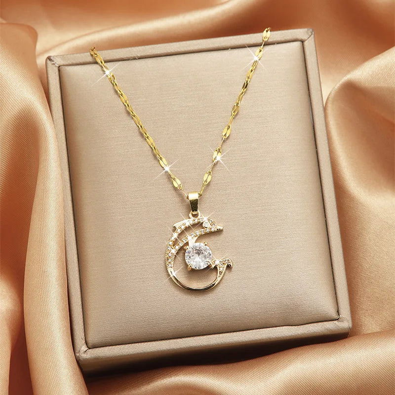 Trendy Jewelry Design 18k Gold Plated Necklace Stainless Steel Heart Butterfly Leaf Zircon Pendant Necklace Set for Women