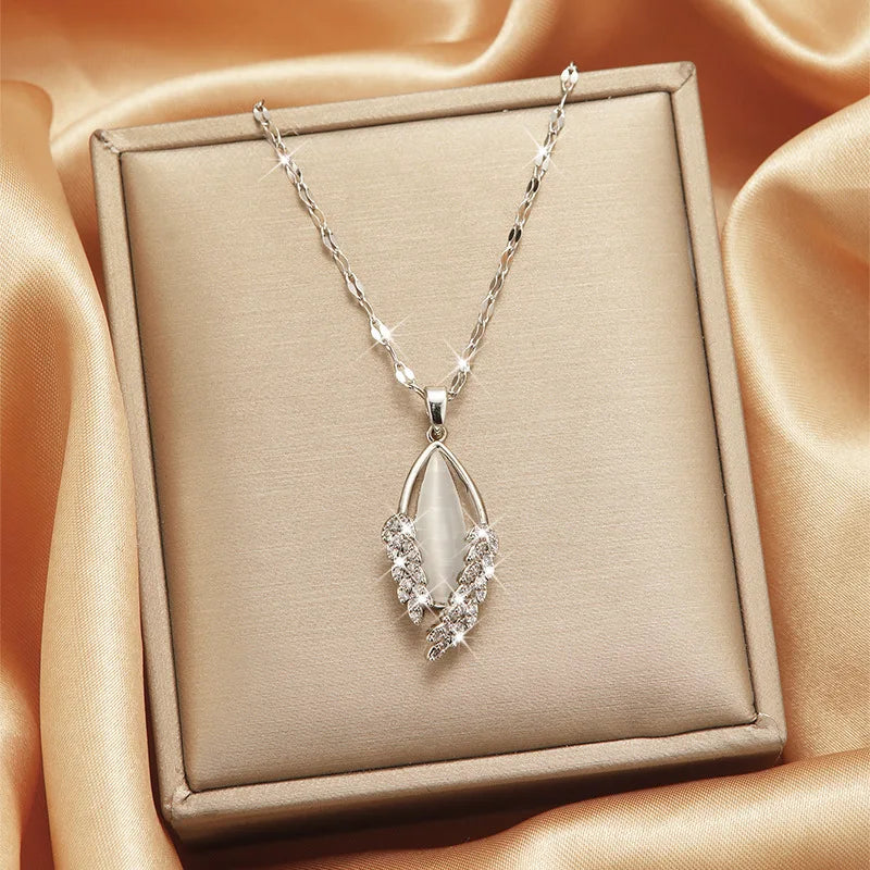 Trendy Jewelry Design 18k Gold Plated Necklace Stainless Steel Heart Butterfly Leaf Zircon Pendant Necklace Set for Women