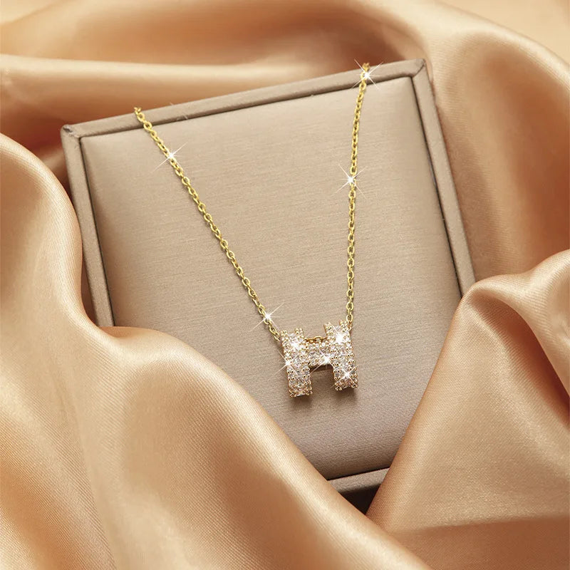 Trendy Jewelry Design 18k Gold Plated Necklace Stainless Steel Heart Butterfly Leaf Zircon Pendant Necklace Set for Women