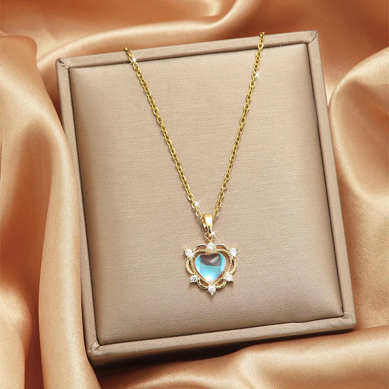 Trendy Jewelry Design 18k Gold Plated Necklace Stainless Steel Heart Butterfly Leaf Zircon Pendant Necklace Set for Women