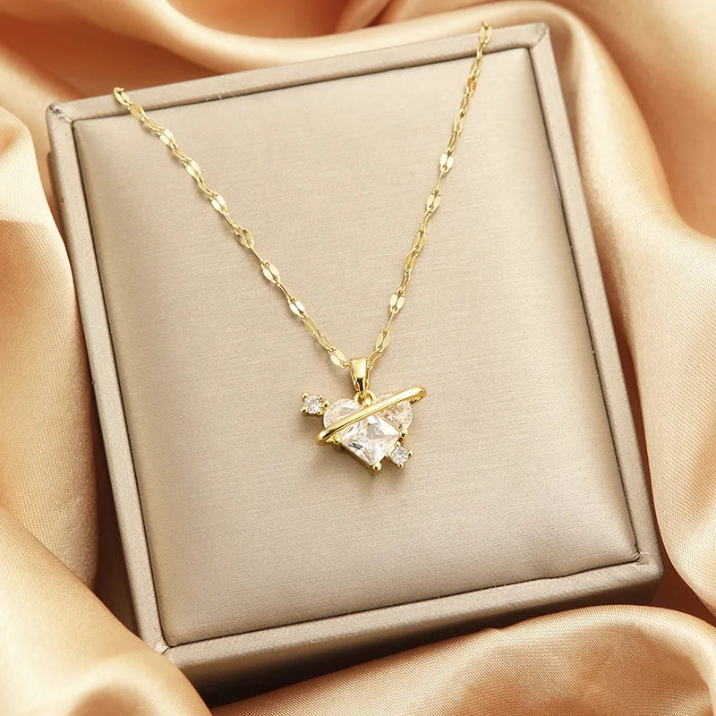 Trendy Jewelry Design 18k Gold Plated Necklace Stainless Steel Heart Butterfly Leaf Zircon Pendant Necklace Set for Women