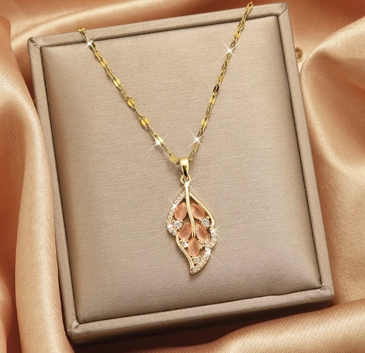Trendy Jewelry Design 18k Gold Plated Necklace Stainless Steel Heart Butterfly Leaf Zircon Pendant Necklace Set for Women