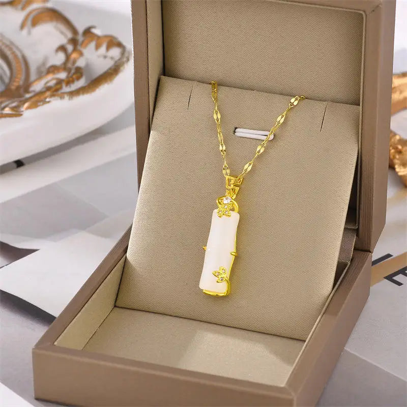 Hot Selling Waterproof 18k Gold Plated Stainless Steel Necklace Zircon Cross Heart Butterfly Letter Pendant Necklace for Women