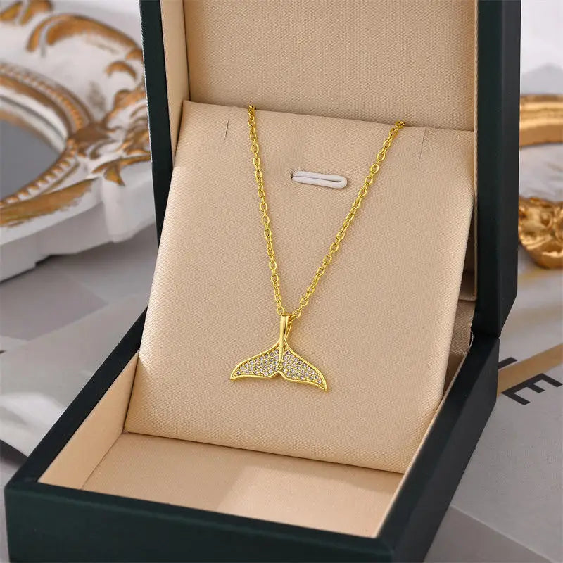 Hot Selling Waterproof 18k Gold Plated Stainless Steel Necklace Zircon Cross Heart Butterfly Letter Pendant Necklace for Women