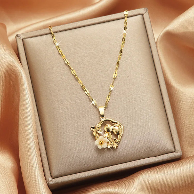 Trendy Jewelry Design 18k Gold Plated Necklace Stainless Steel Heart Butterfly Leaf Zircon Pendant Necklace Set for Women