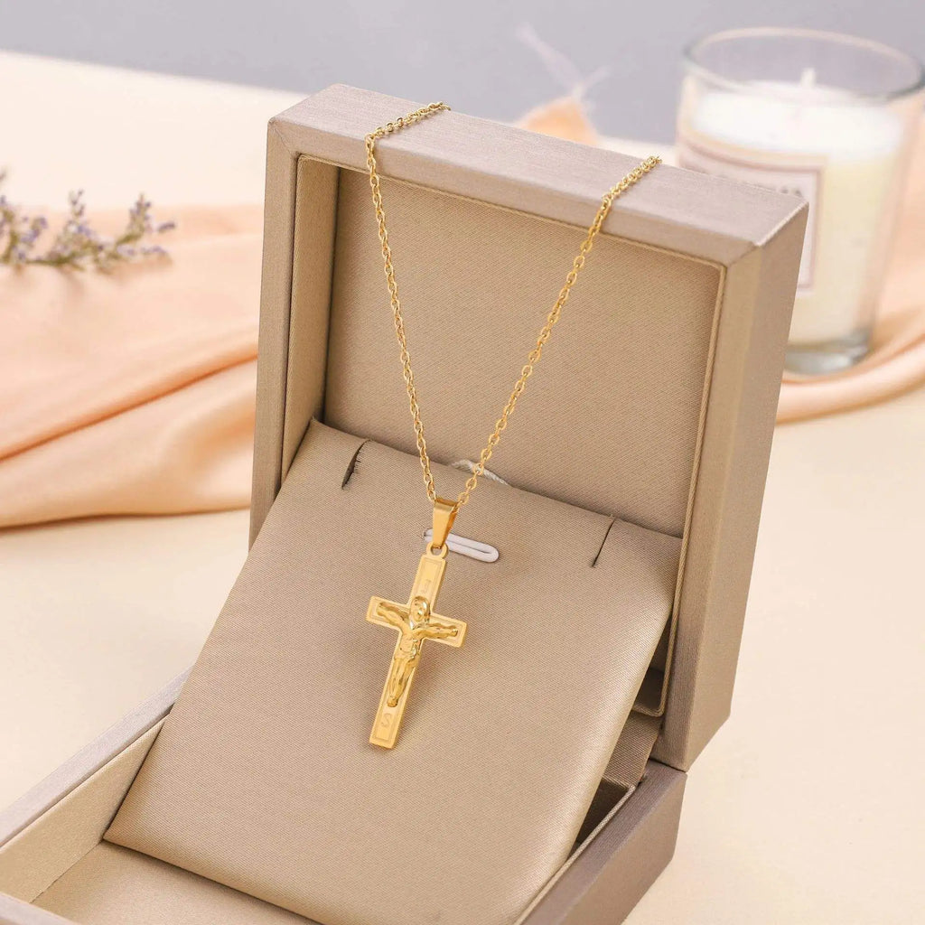 Hot Selling Waterproof 18k Gold Plated Stainless Steel Necklace Zircon Cross Heart Butterfly Letter Pendant Necklace for Women