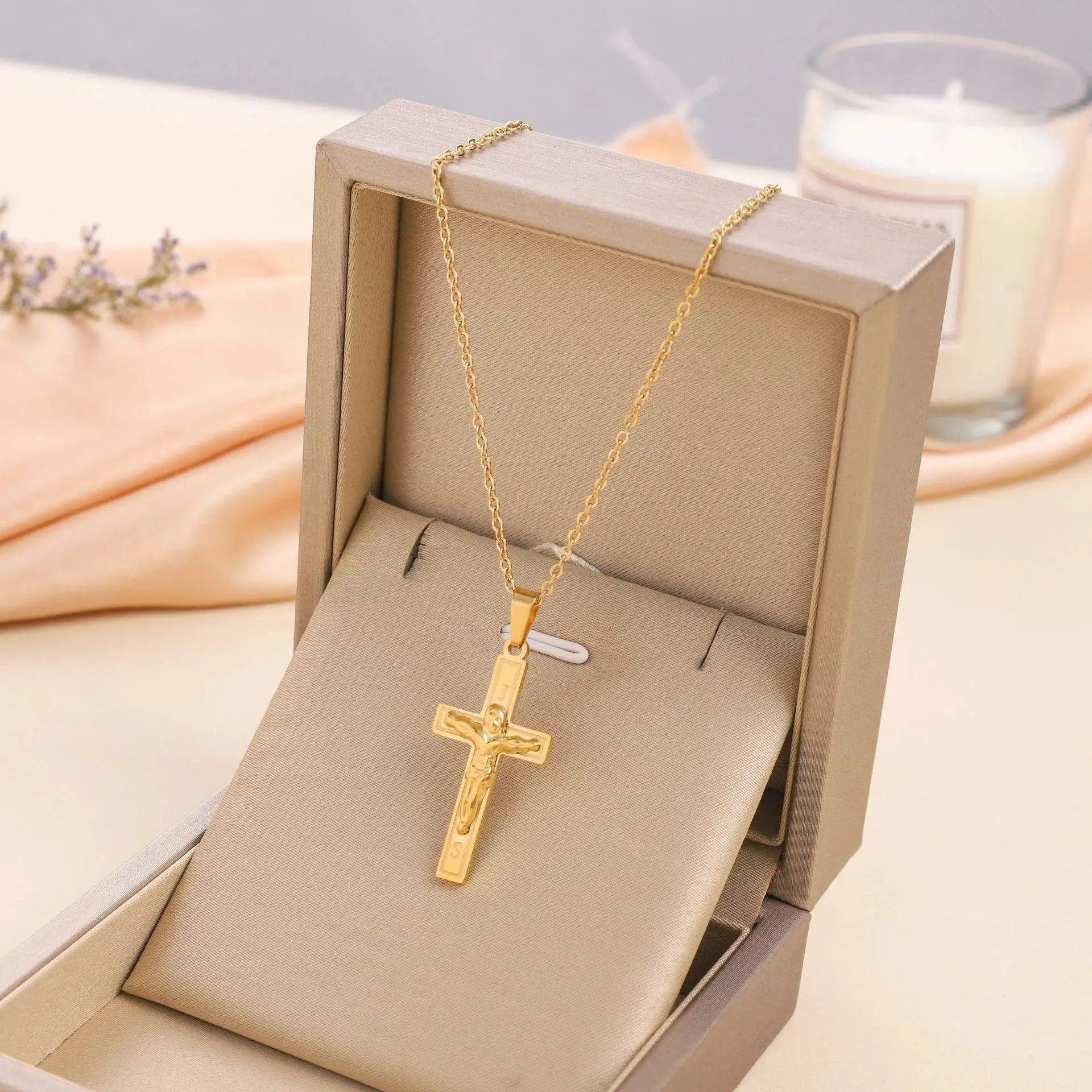 Hot Selling Waterproof 18k Gold Plated Stainless Steel Necklace Zircon Cross Heart Butterfly Letter Pendant Necklace for Women