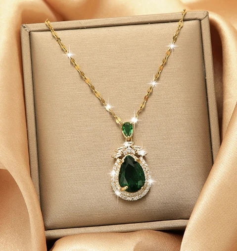Trendy Jewelry Design 18k Gold Plated Necklace Stainless Steel Heart Butterfly Leaf Zircon Pendant Necklace Set for Women